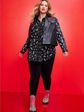 Torrid X Betsey Johnson 3X Graphic Print Skull Hearts Black Tunic Top Blouse
